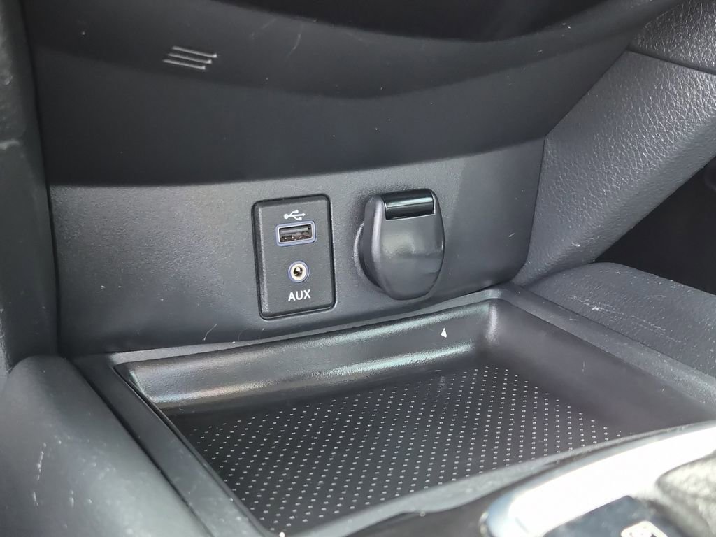 Used 2017 Nissan Rogue S image 31