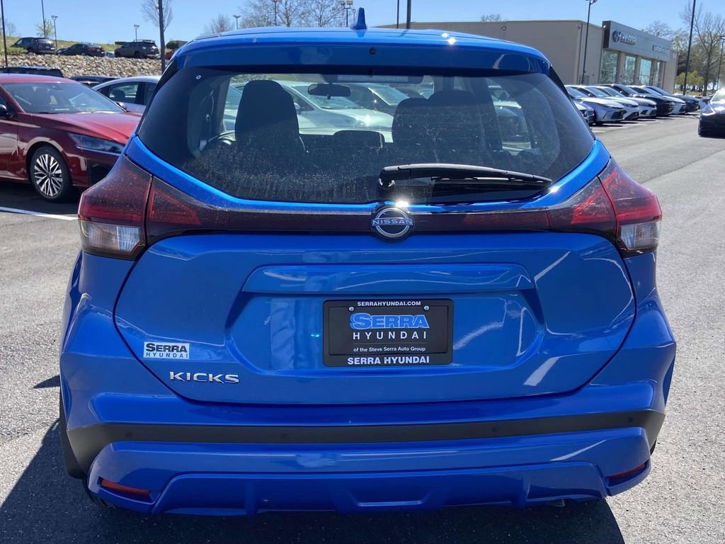 Used 2025 Nissan Kicks Play S image 4