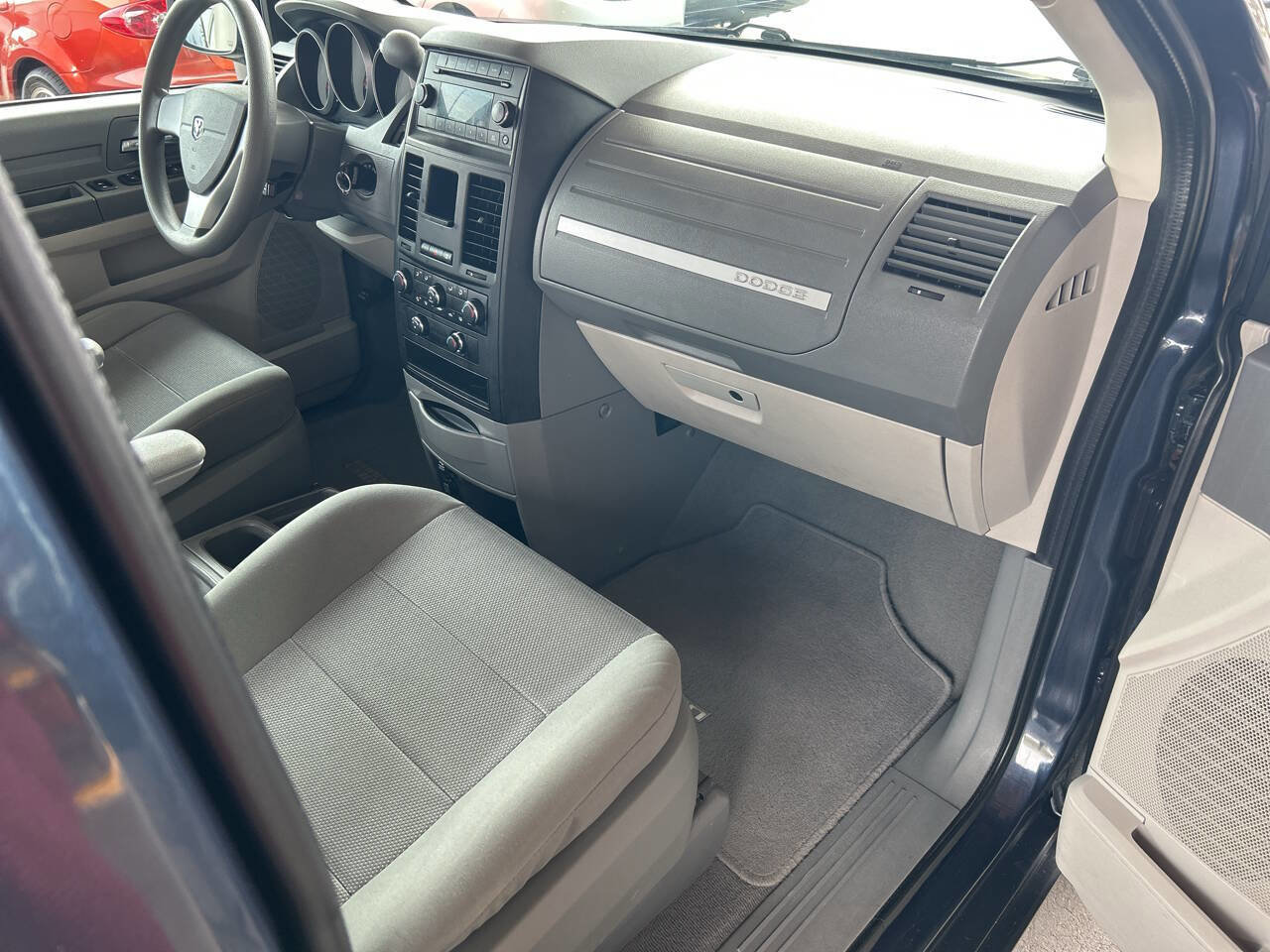 Used 2009 Dodge Grand Caravan SE FWD image 8