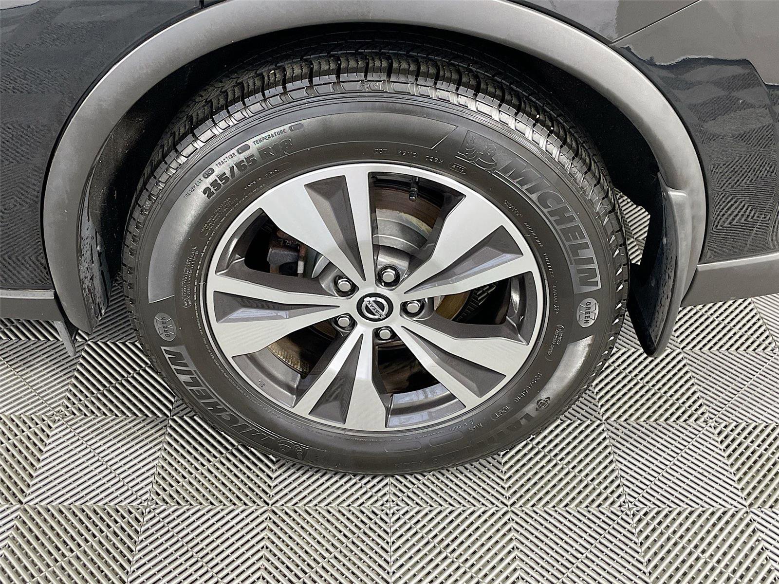 Used 2020 Nissan Murano SV w/ Premium Package image 32