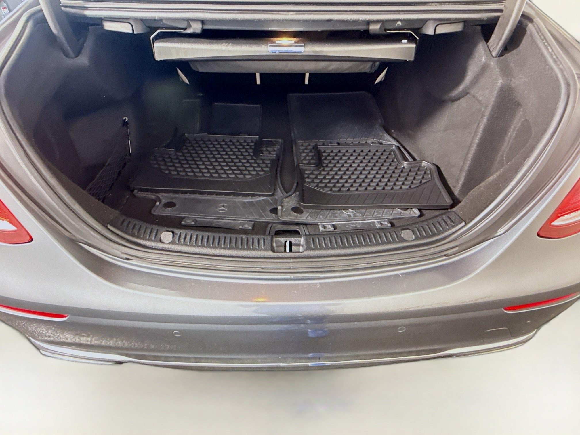 Used 2018 Mercedes-Benz E 300 w/ Premium 1 Package image 35