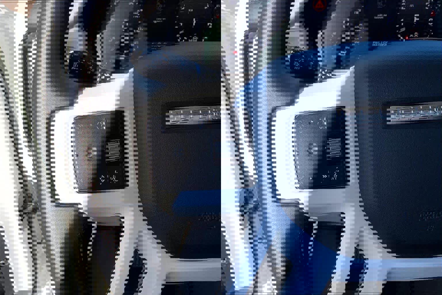 Used 2023 Land Rover Defender 110 SE image 22