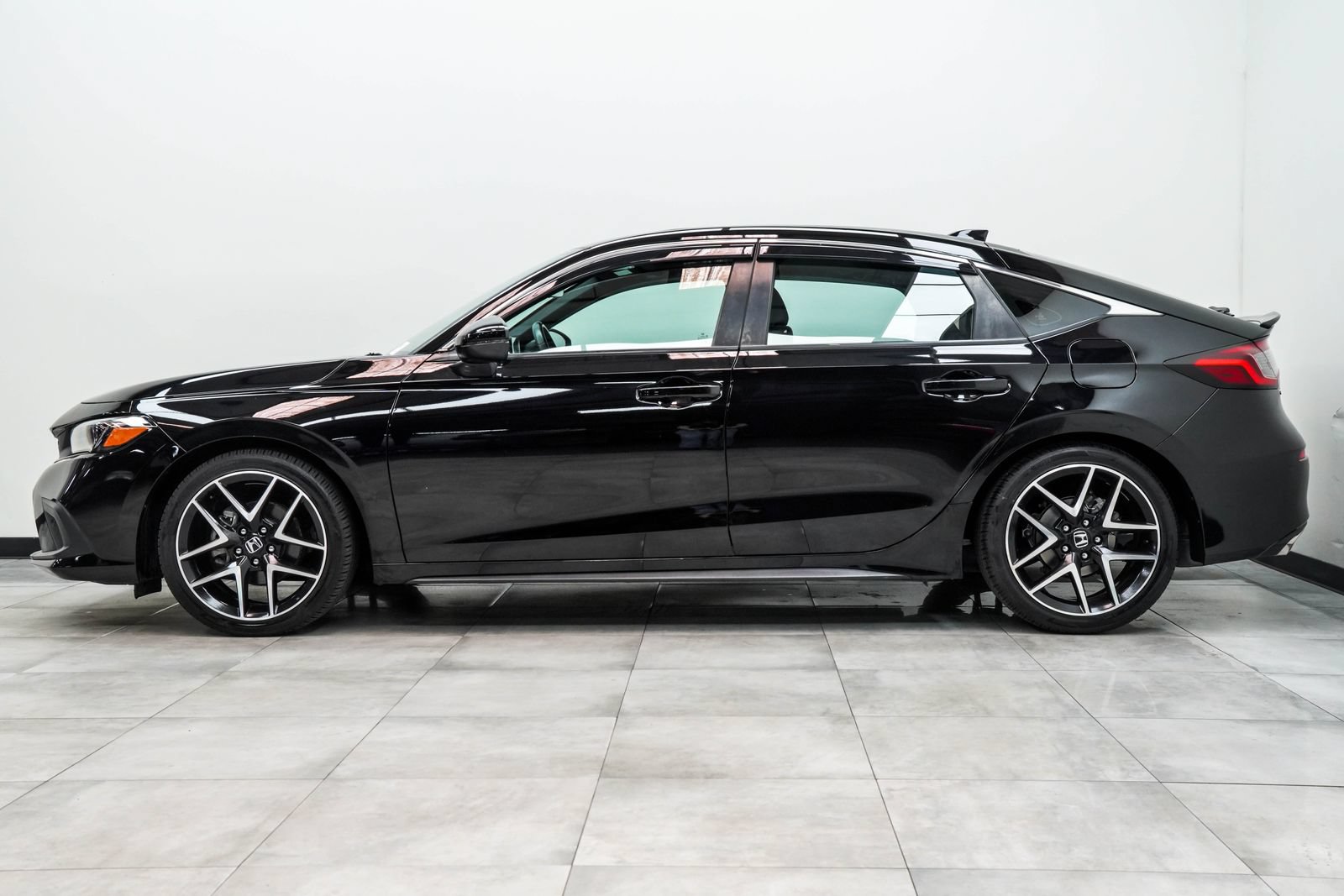 Used 2022 Honda Civic Sport Touring image 8