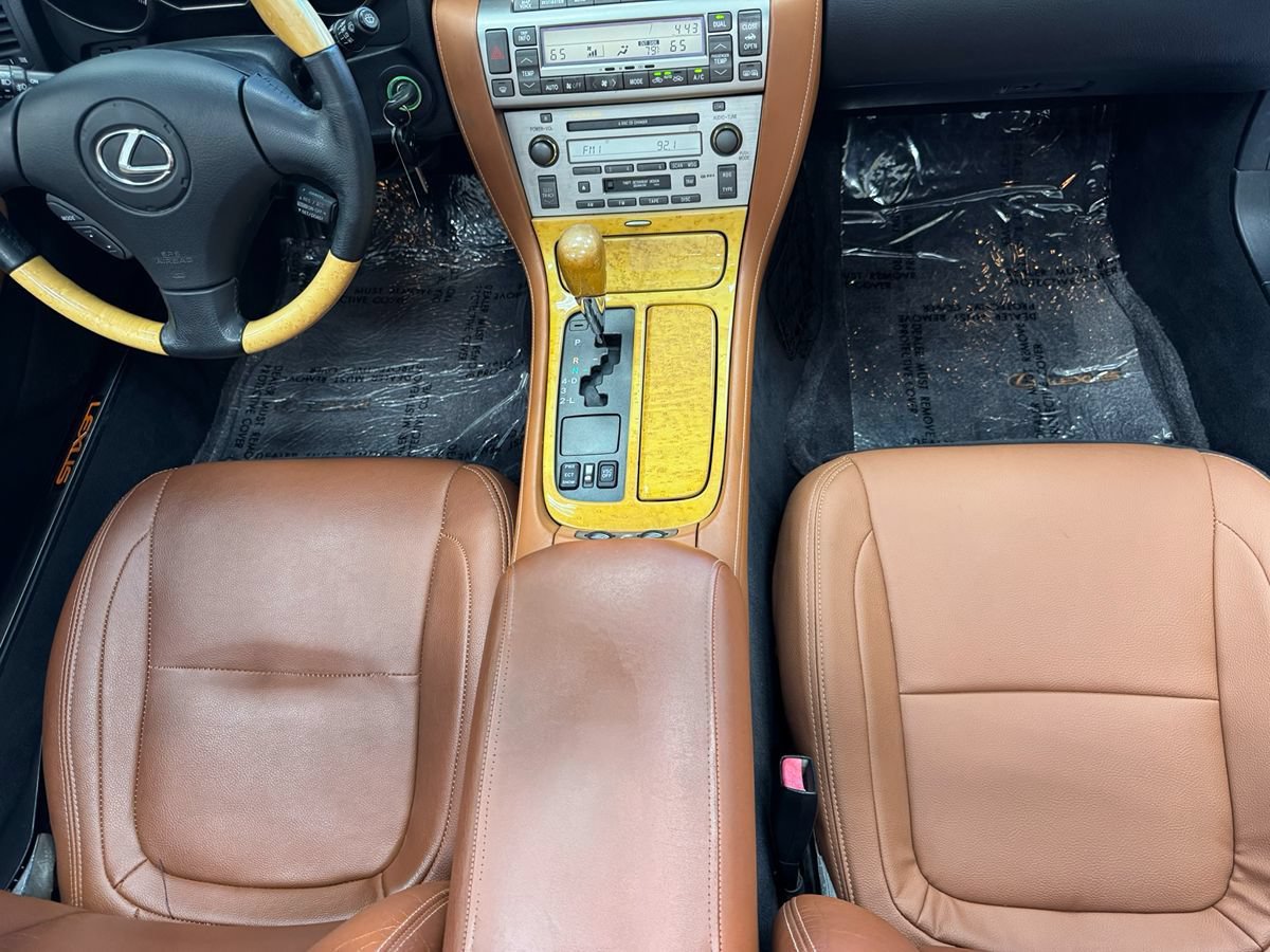 Used 2004 Lexus SC 430 Convertible RWD image 24