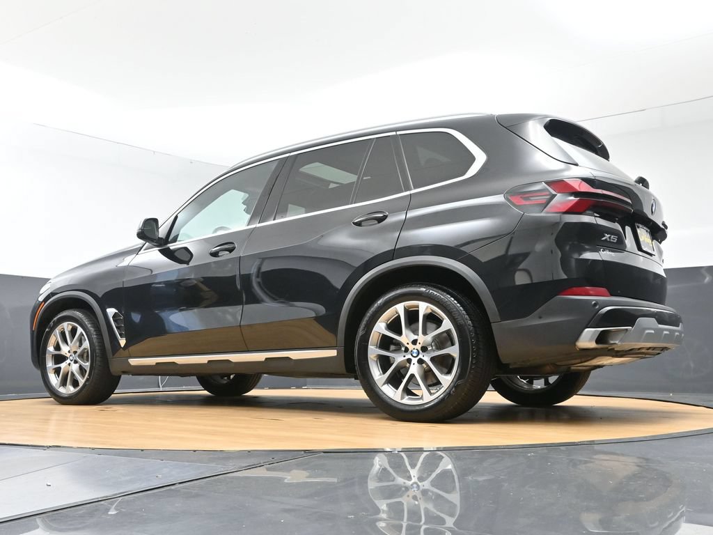 Used 2024 BMW X5 xDrive40i w/ Premium Package AWD/4WD image 9