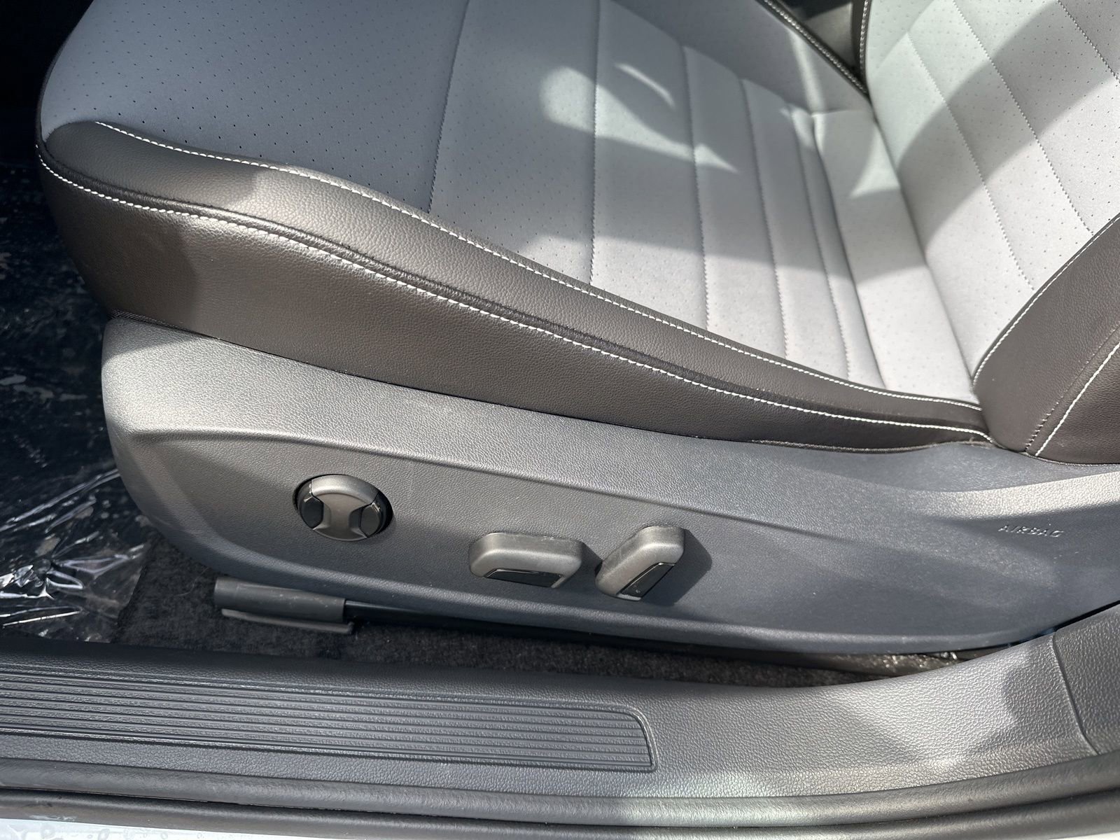 New 2026 Volkswagen Jetta SE image 11
