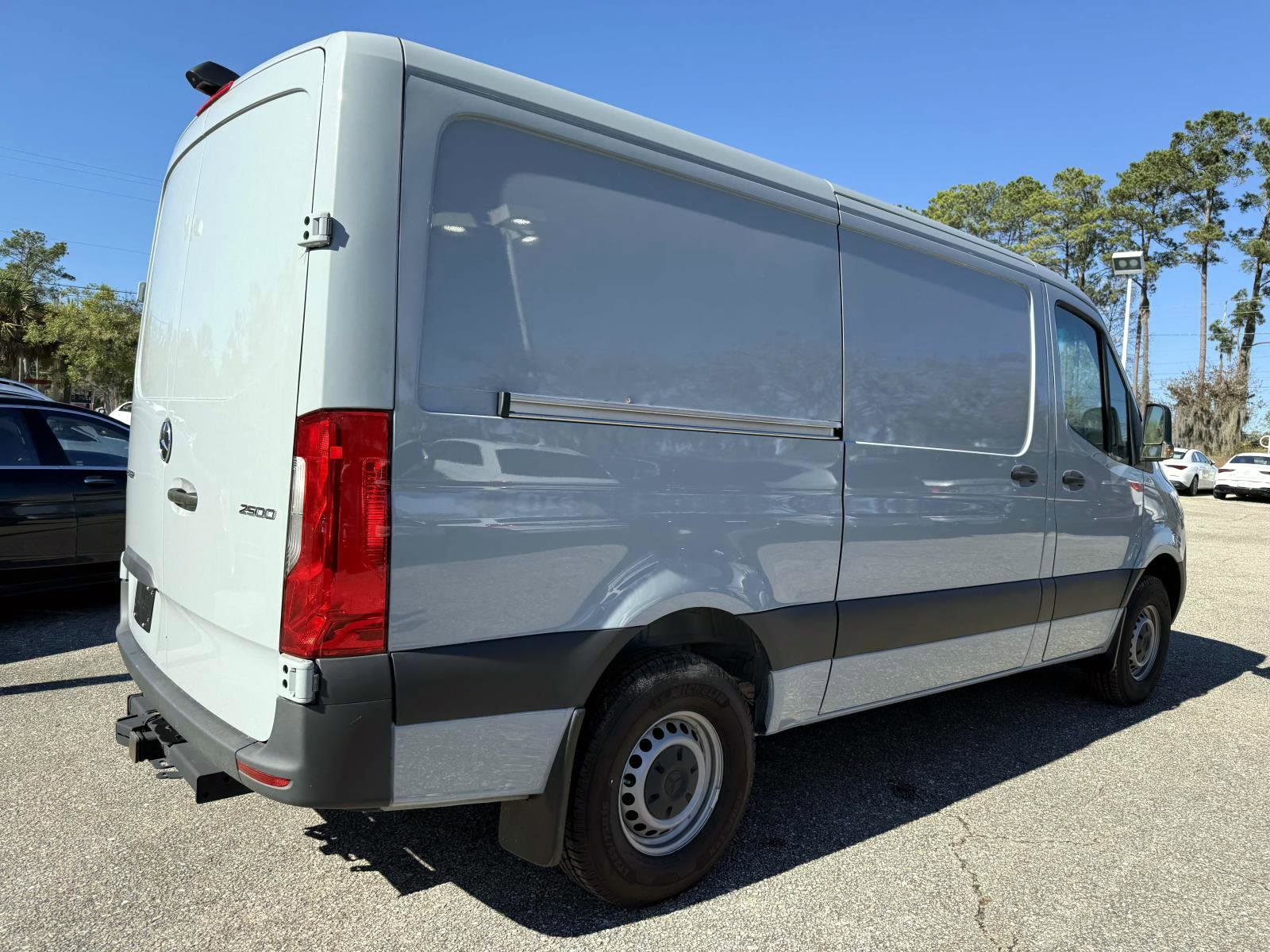 Used 2024 Mercedes-Benz Sprinter 144 Cargo image 5