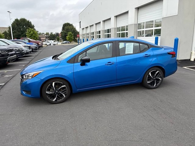 Used 2024 Nissan Versa SR FWD image 16