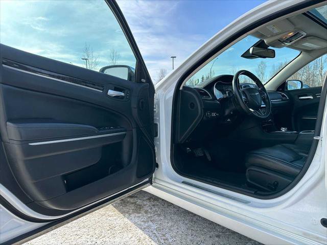 Used 2015 Chrysler 300 C w/ Light Group image 20