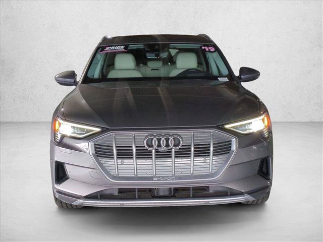 Used 2019 Audi e-tron Prestige w/ Prestige Package AWD/4WD image 2