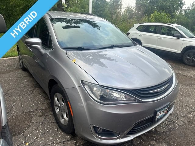 Used 2017 Chrysler Pacifica Premium FWD image 1