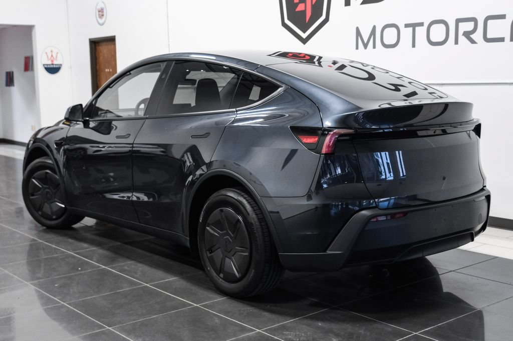 Used 2026 Tesla Model Y 2WD image 10