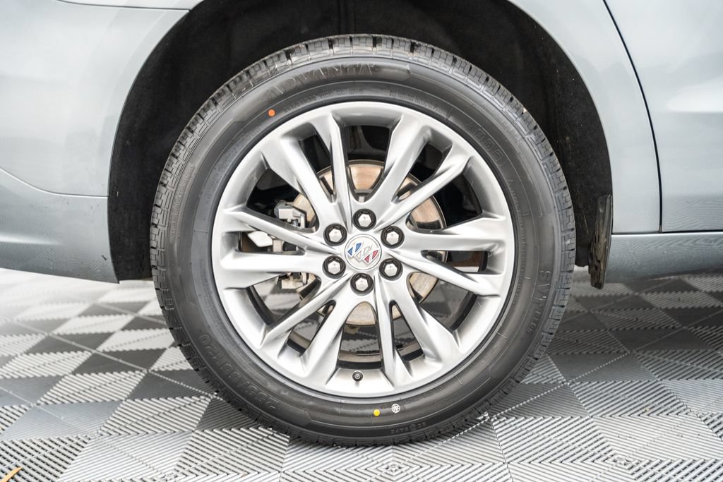 Used 2024 Buick Enclave Avenir w/ Avenir Technology Package AWD/4WD image 17