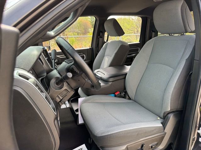 Used 2024 RAM 3500 Big Horn AWD/4WD image 23