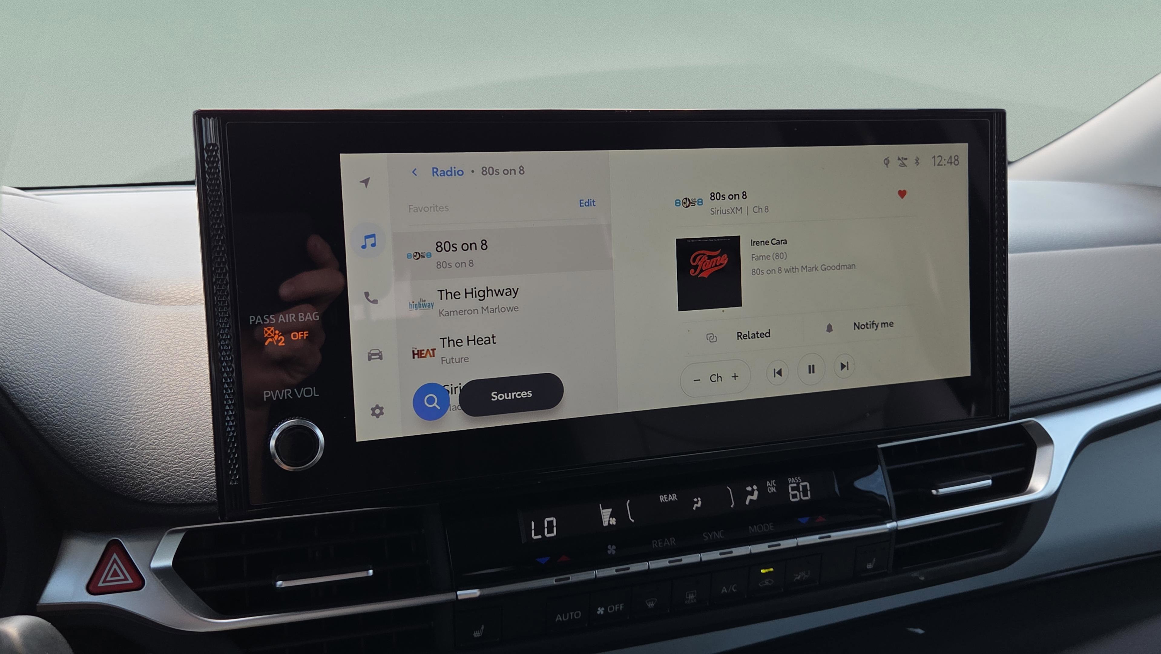 Used 2025 Toyota Sienna XLE image 16