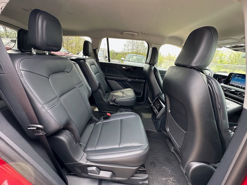 New 2026 Lincoln Aviator AWD w/ Jet Appearance Package image 25