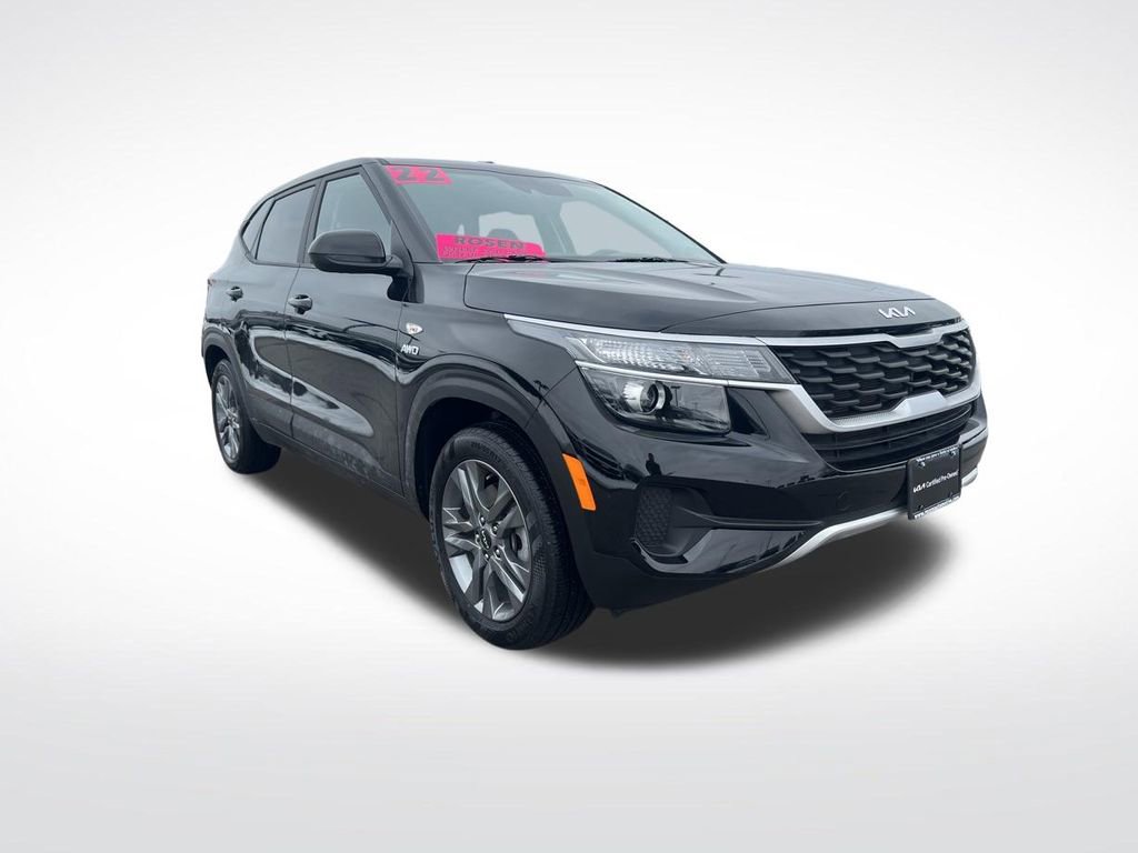 Certified 2022 Kia Seltos LX image 3