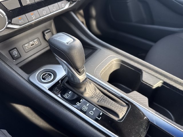 Used 2025 Nissan Sentra SV FWD image 24
