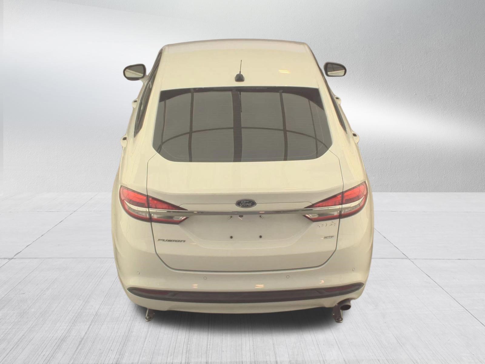 Used 2018 Ford Fusion SE FWD image 6