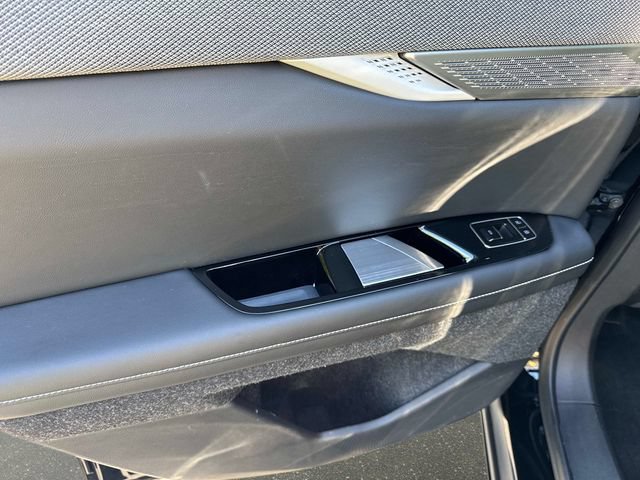 Certified 2025 Cadillac Optiq Luxury 2 w/ LPO, Floor Liner Package AWD/4WD image 11