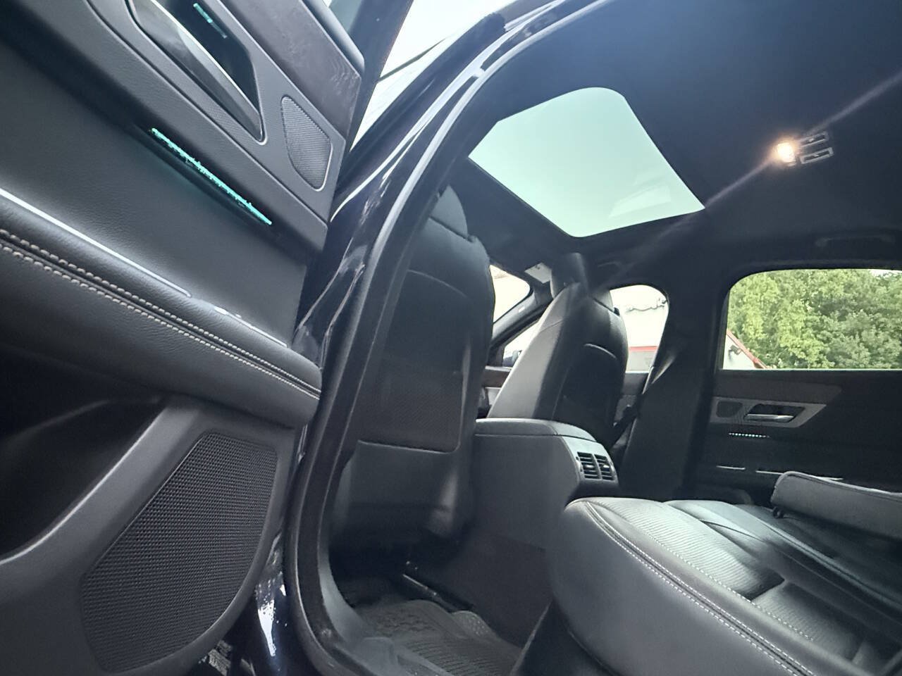 Used 2018 Jaguar XF R-Sport AWD/4WD image 23
