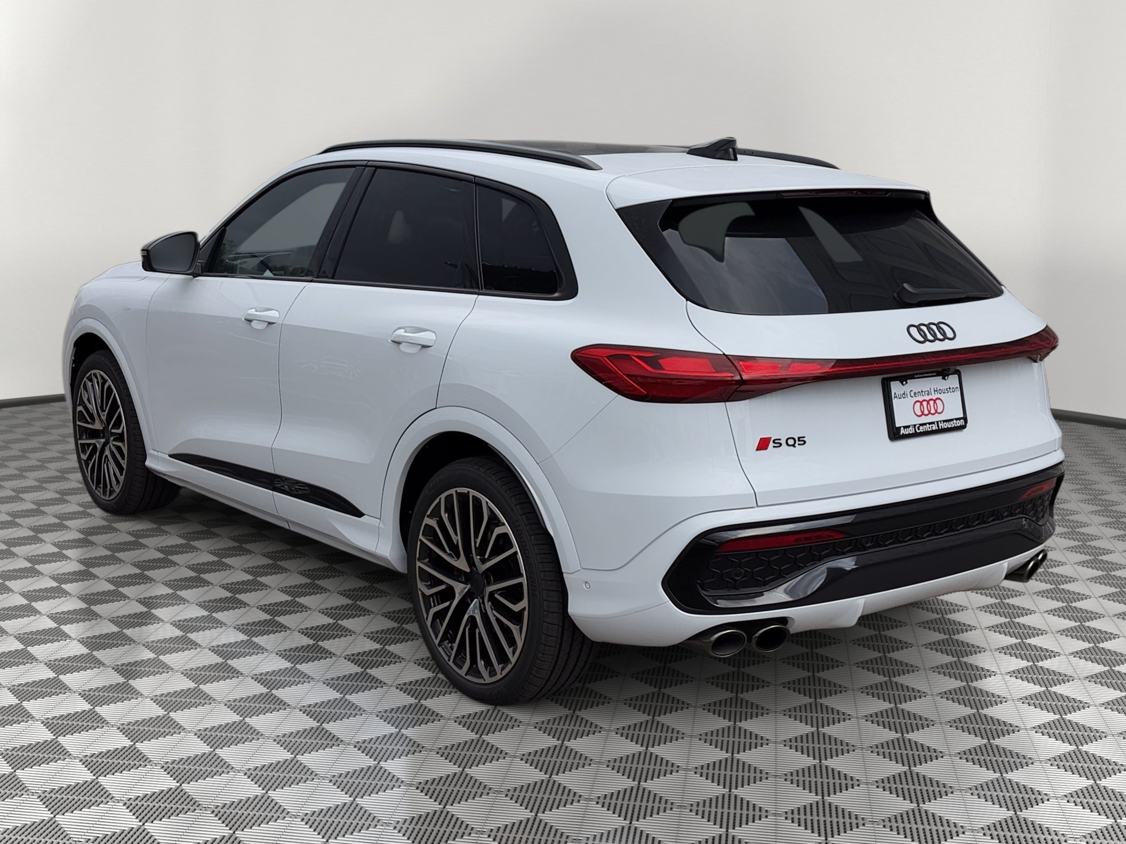 Used 2026 Audi SQ5 Prestige AWD/4WD image 3