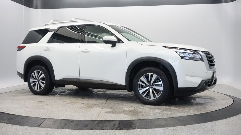Used 2023 Nissan Pathfinder SL image 13