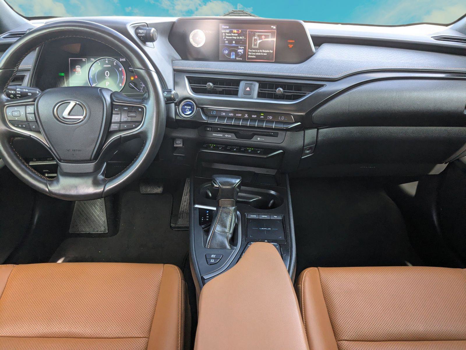 Used 2020 Lexus UX 250h w/ Premium Package image 21