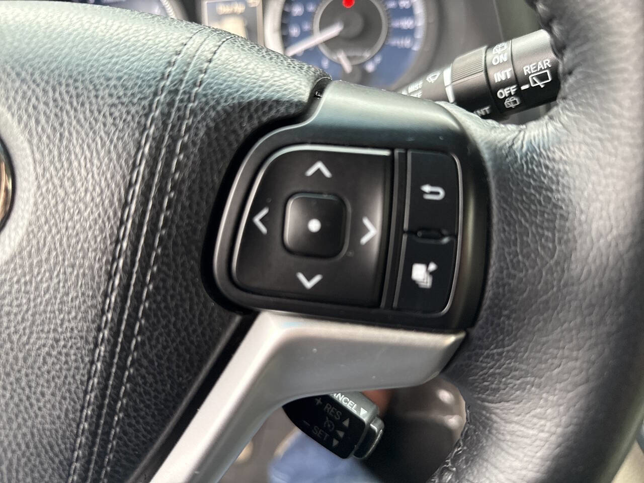 Used 2015 Toyota Sienna image 18