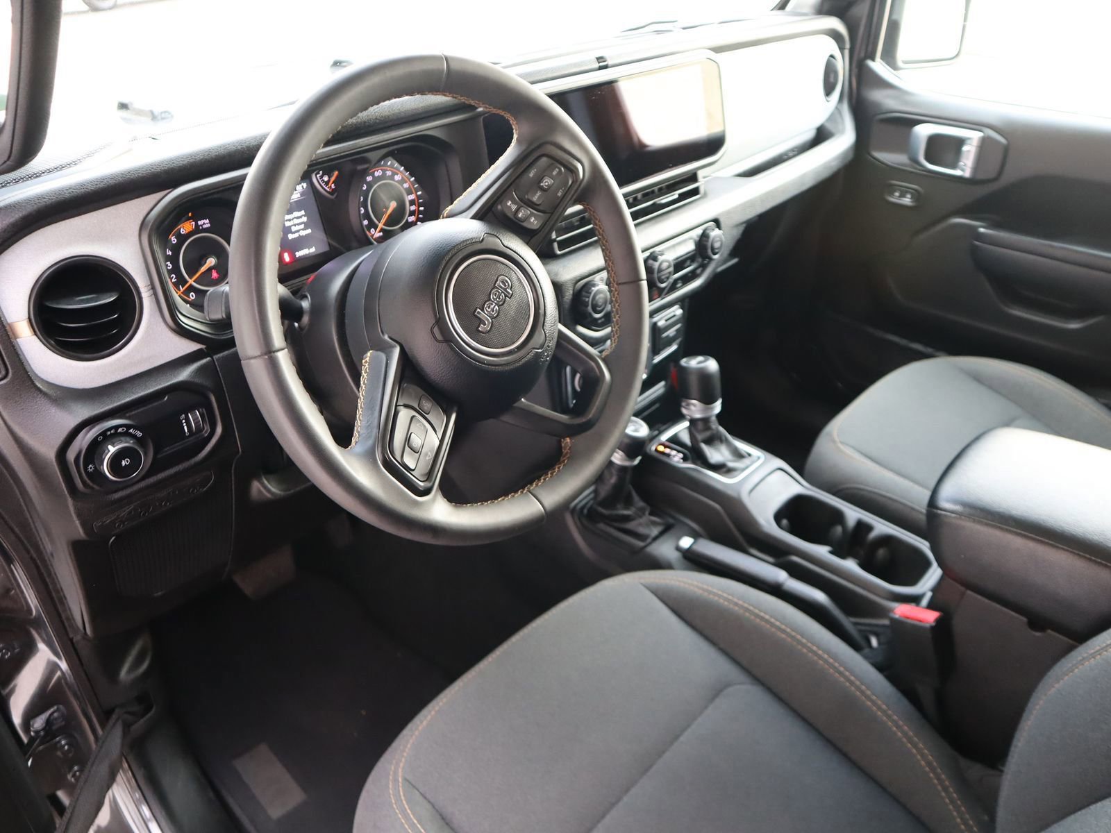 Used 2024 Jeep Wrangler Sport S image 32
