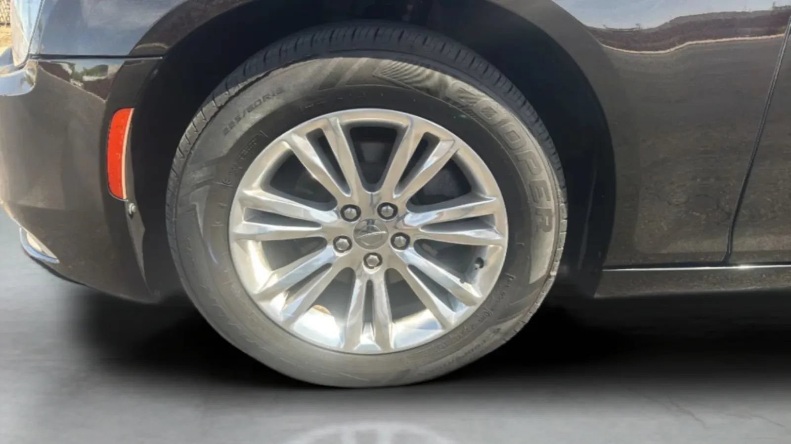 Used 2016 Chrysler 300 C RWD image 30