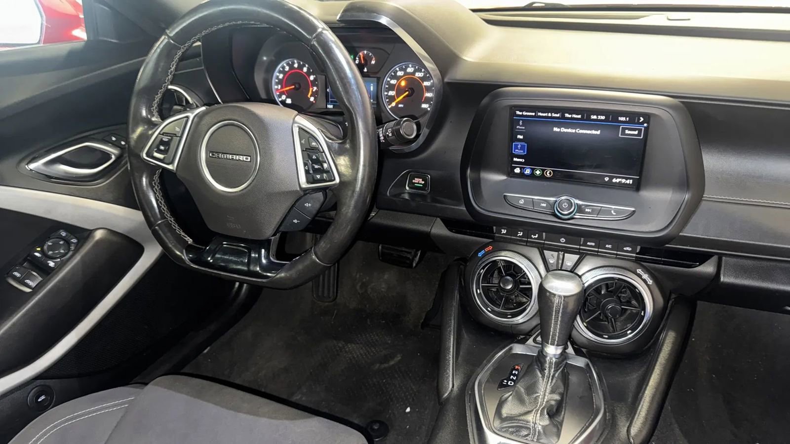 Used 2020 Chevrolet Camaro LT image 14