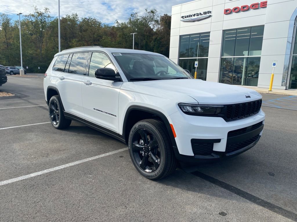 New 2025 Jeep Grand Cherokee L Altitude image 1
