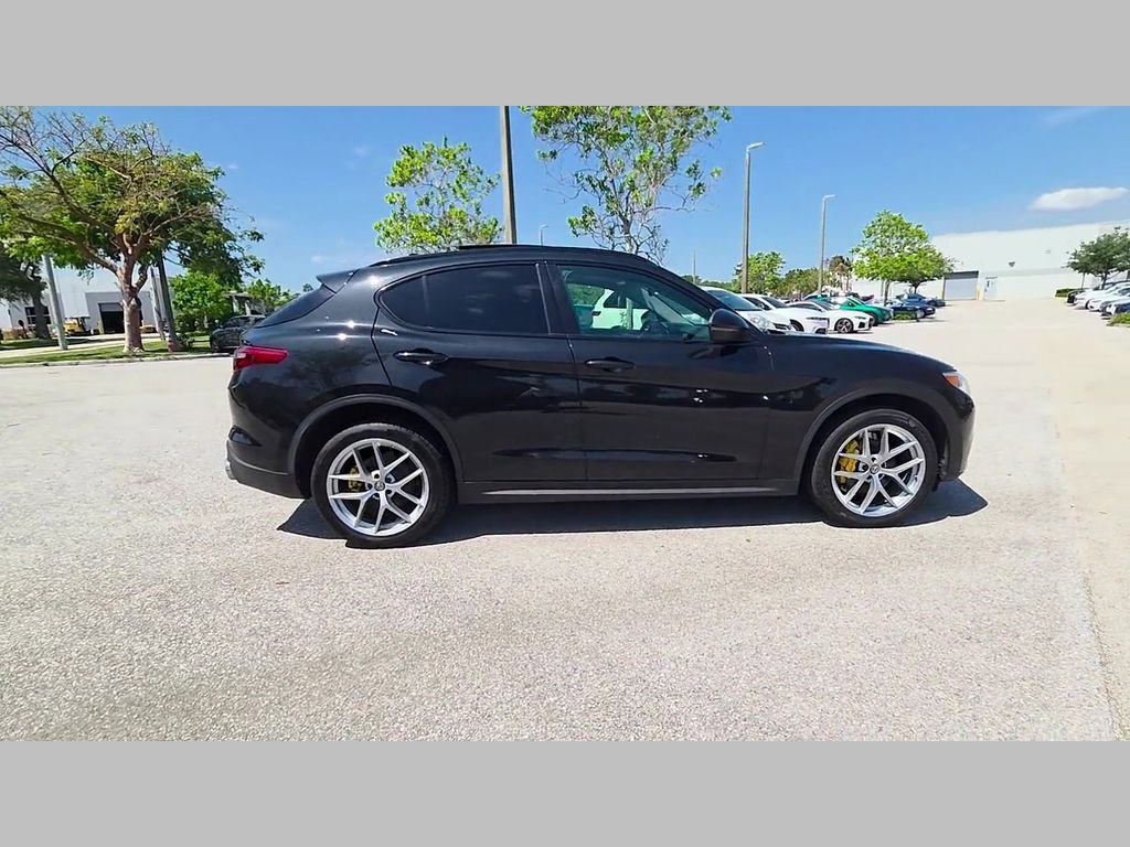 Used 2019 Alfa Romeo Stelvio Sport w/ Quick Order Package 22J Sport AWD/4WD image 34