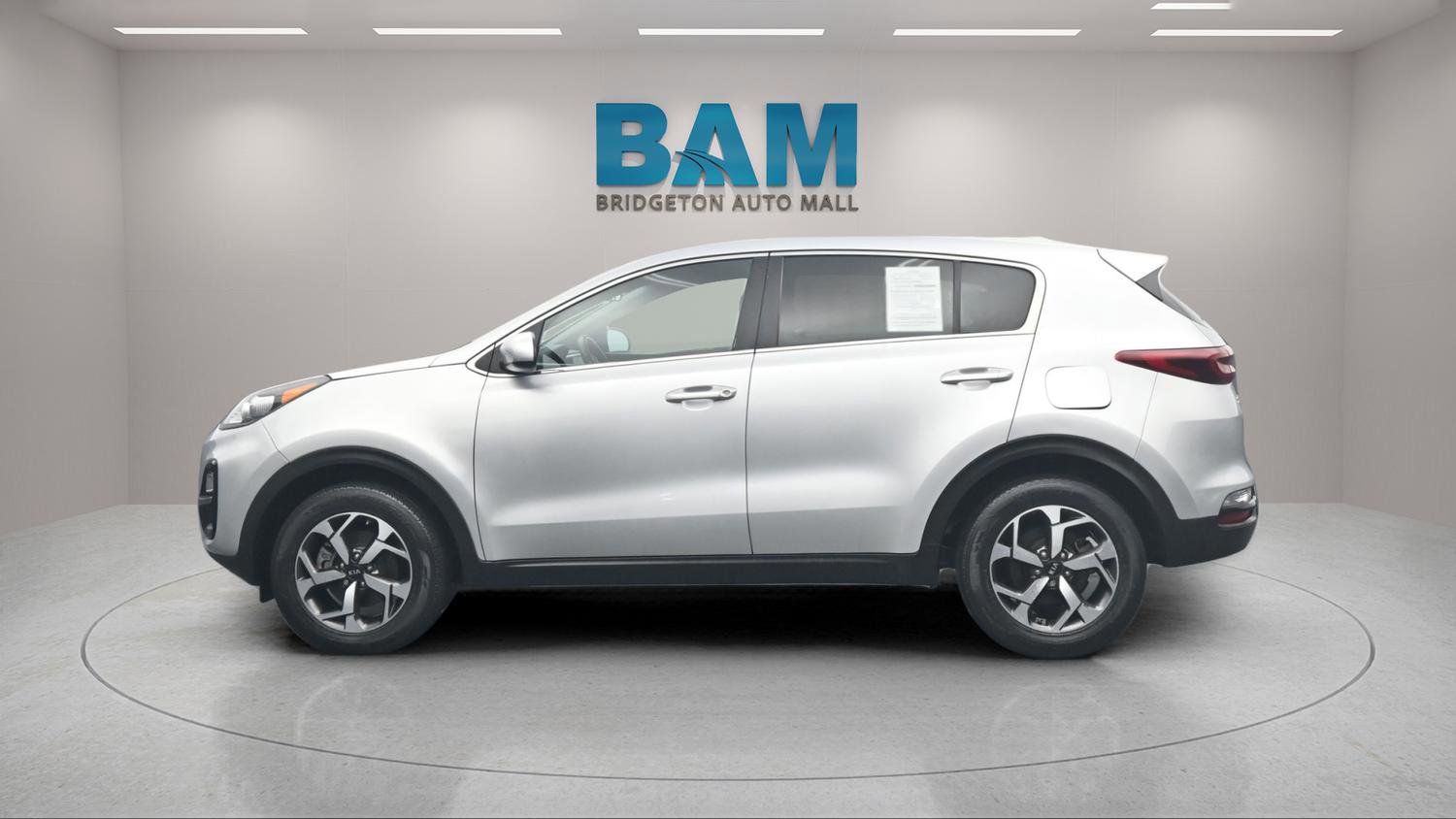 Used 2022 Kia Sportage LX image 4