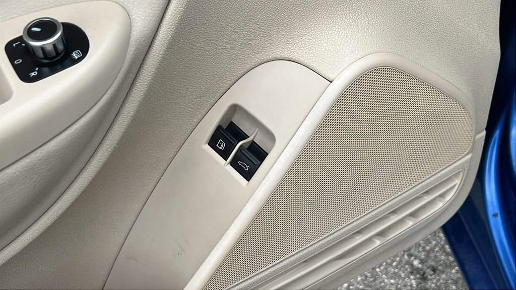 Used 2012 Volkswagen Eos Komfort image 11