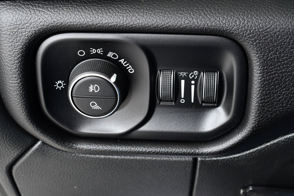 Used 2024 RAM 2500 Laramie AWD/4WD image 33