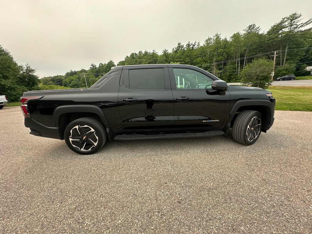 Used 2025 Chevrolet Silverado EV LT w/ LT Premium Package AWD/4WD image 6