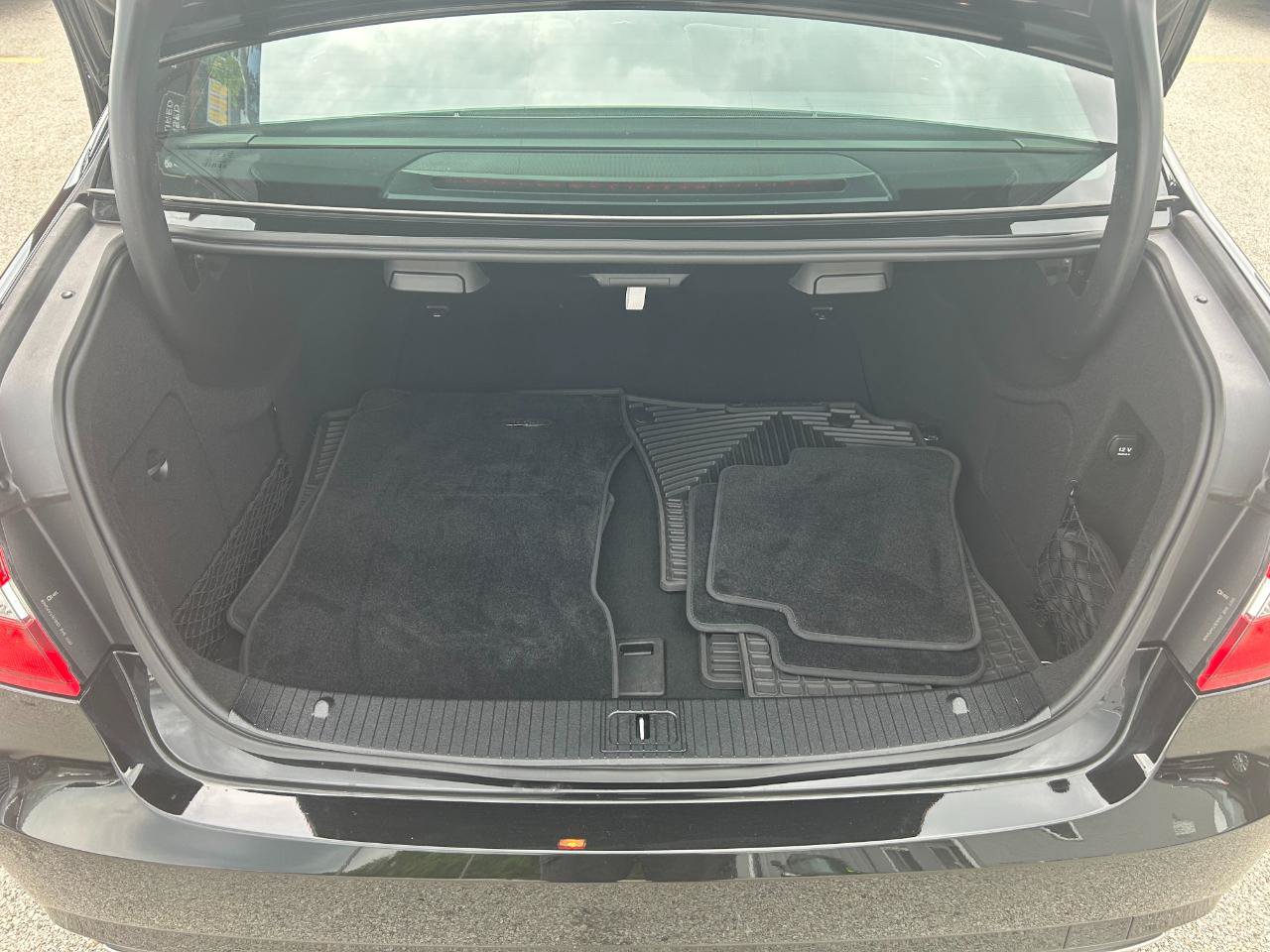 Used 2013 Mercedes-Benz E 350 BlueTEC Sedan image 18