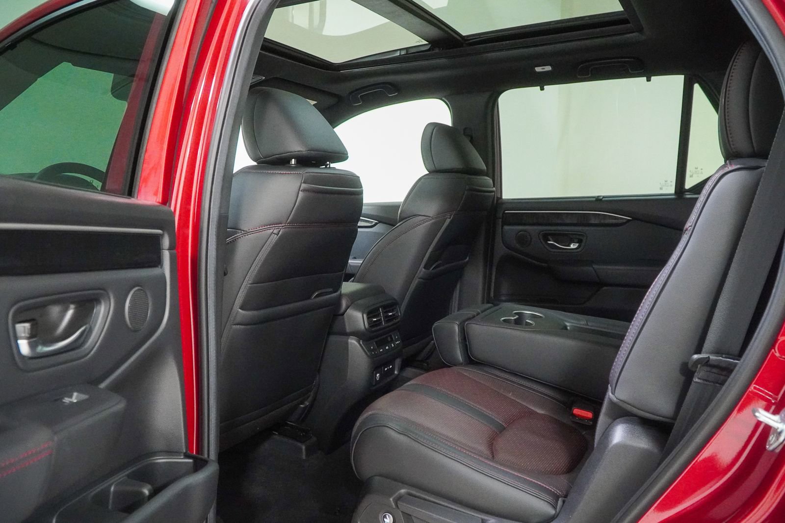 Certified 2025 Honda Pilot Black Edition image 49