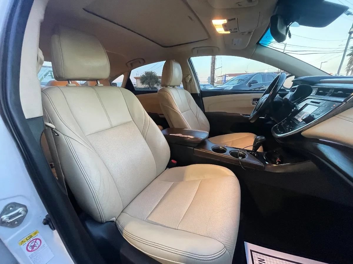 Used 2018 Toyota Avalon Limited FWD image 13