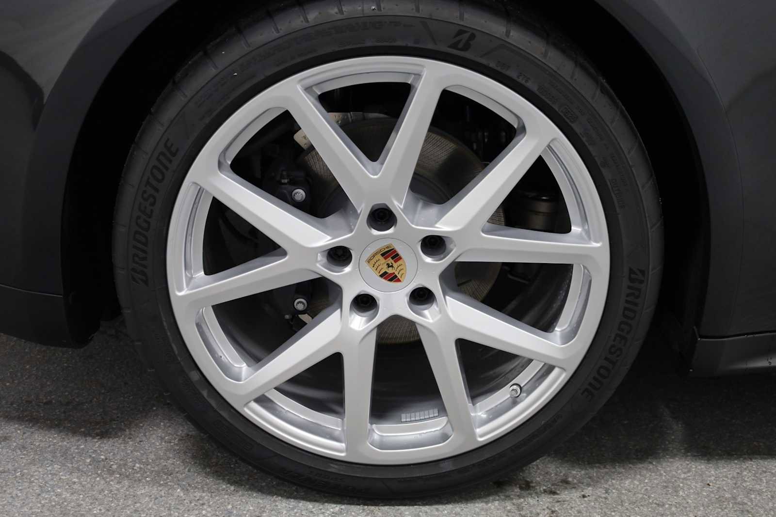 New 2025 Porsche Panamera 4 image 36