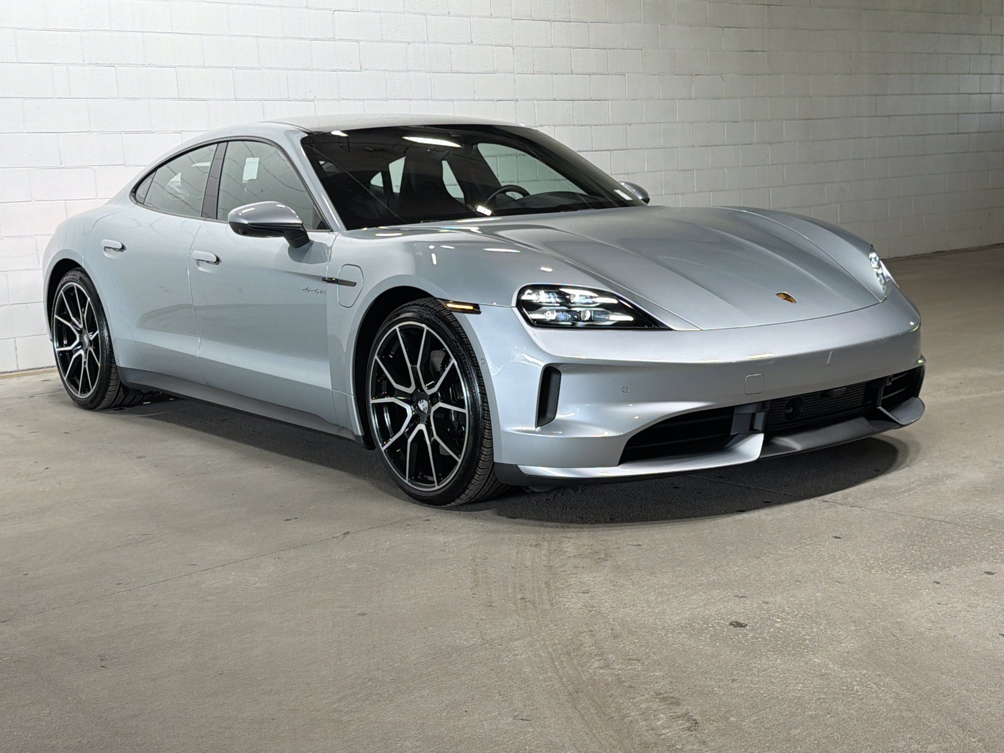 Certified 2026 Porsche Taycan AWD/4WD image 6