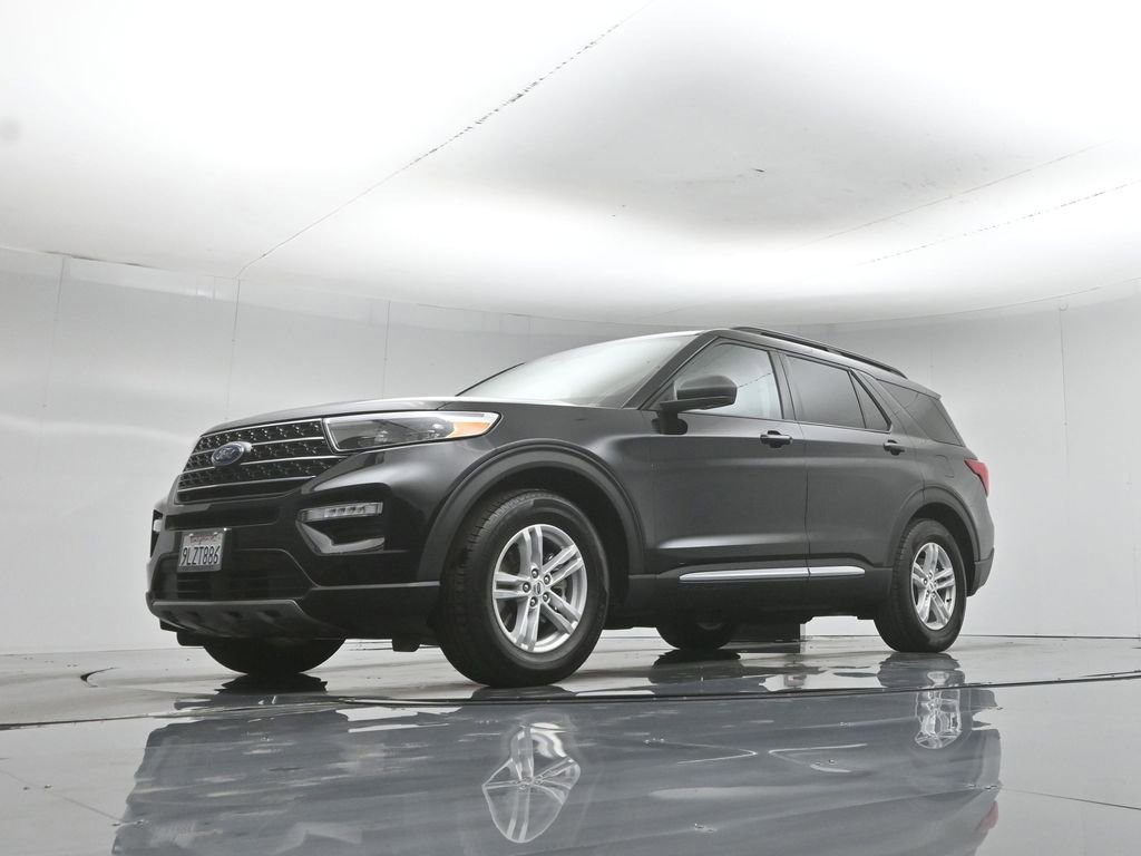 Used 2024 Ford Explorer XLT w/ Equipment Group 202A RWD image 49