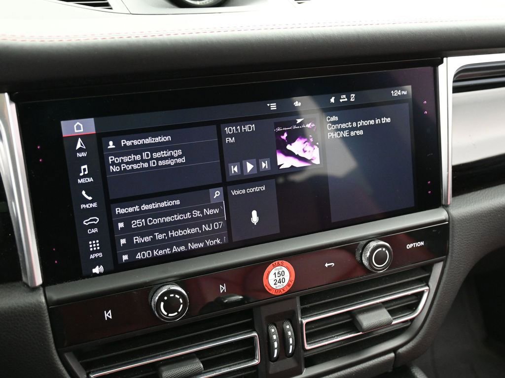 Certified 2024 Porsche Macan image 20