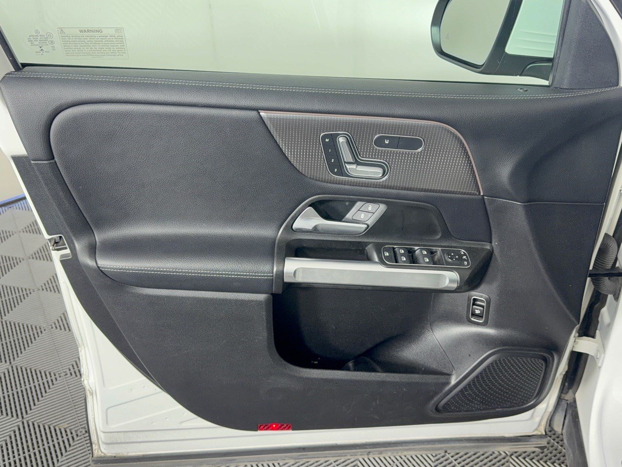 Used 2021 Mercedes-Benz GLB 250 image 14