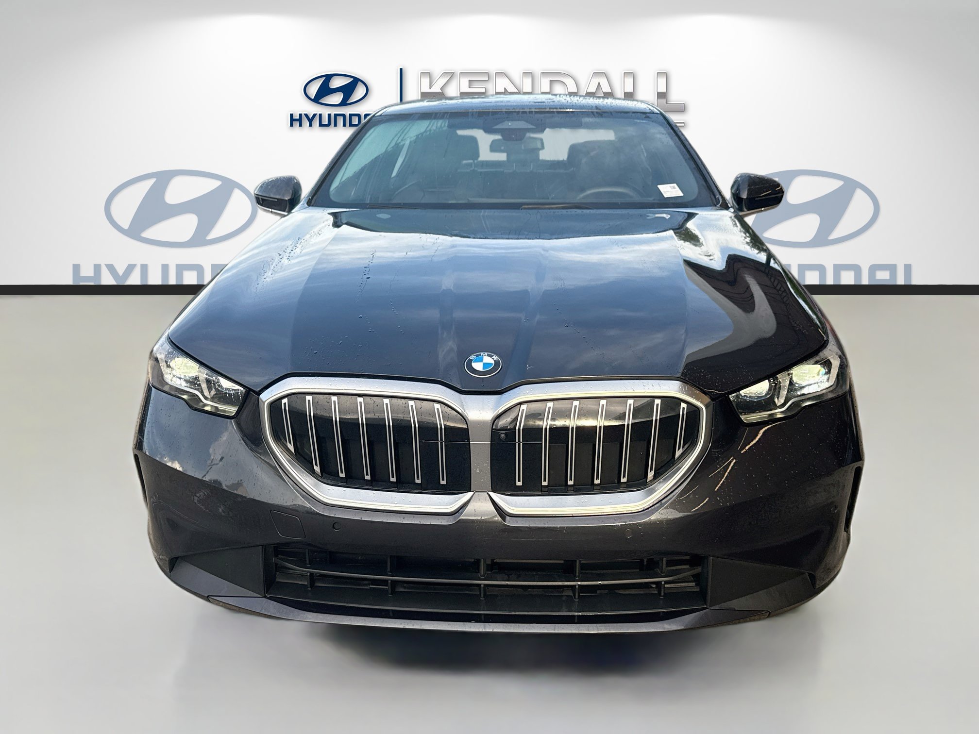 Used 2024 BMW 530i w/ M Sport Package RWD image 2