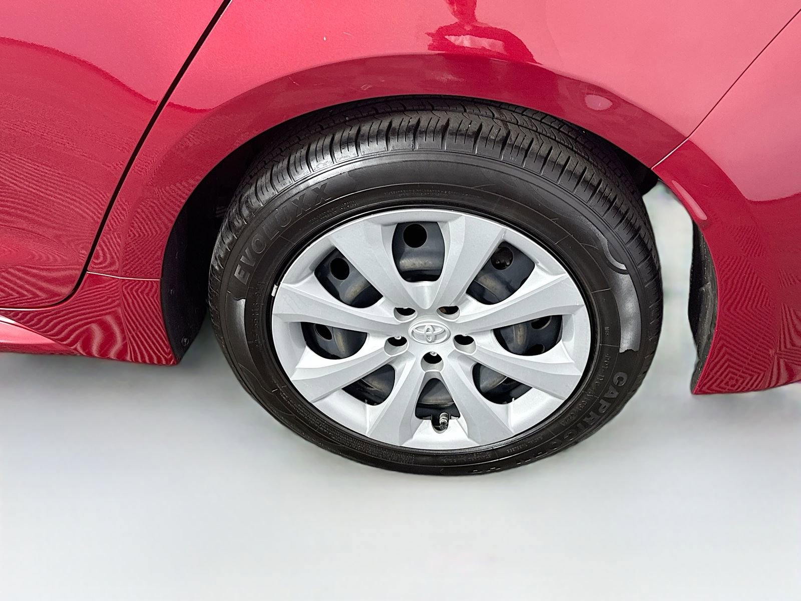 Used 2022 Toyota Corolla LE FWD image 12