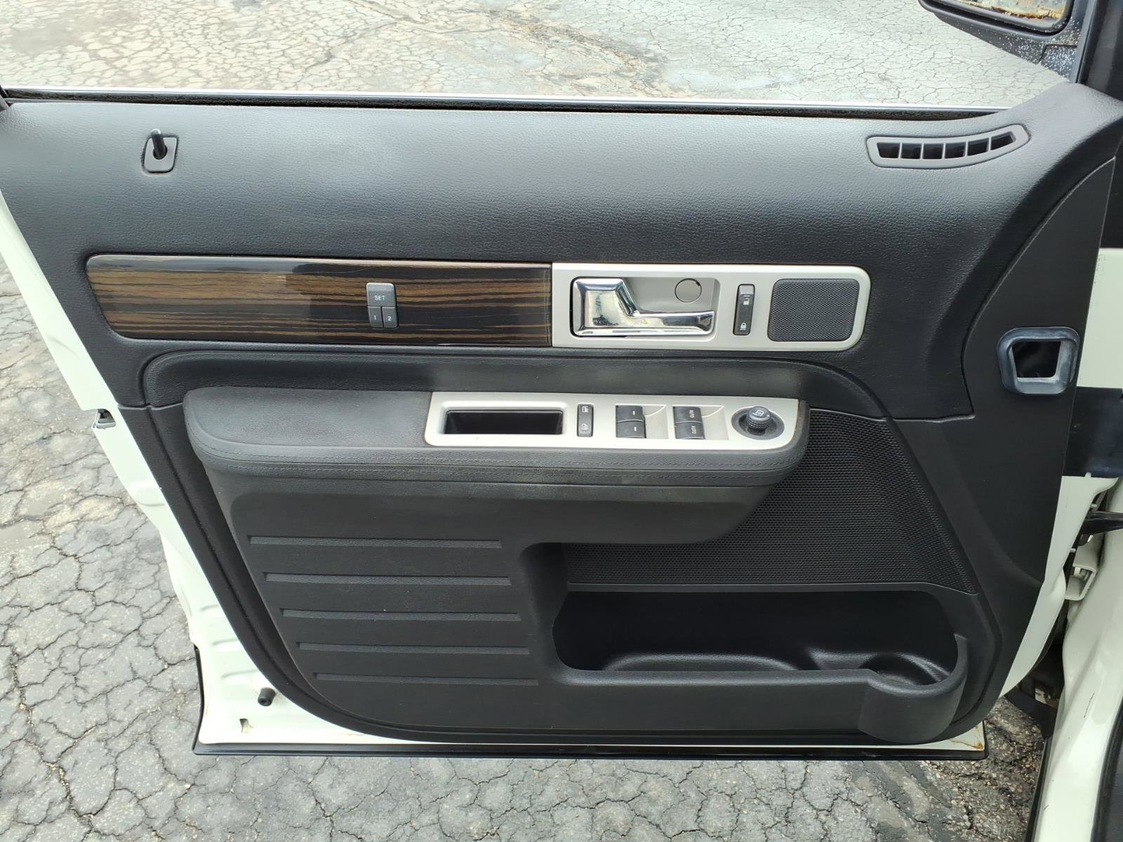 Used 2008 Lincoln MKX FWD image 17