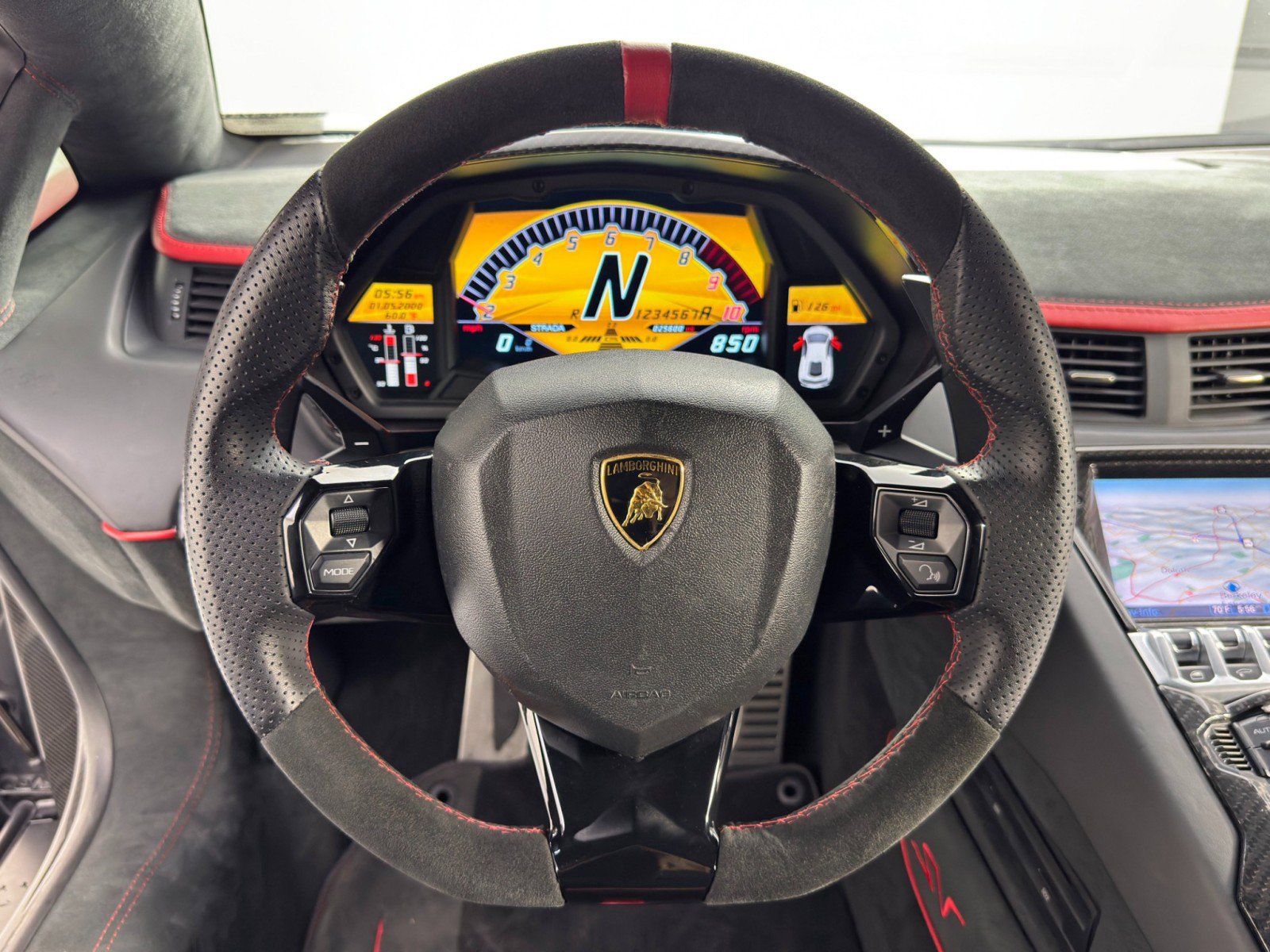Used 2017 Lamborghini Aventador S image 24